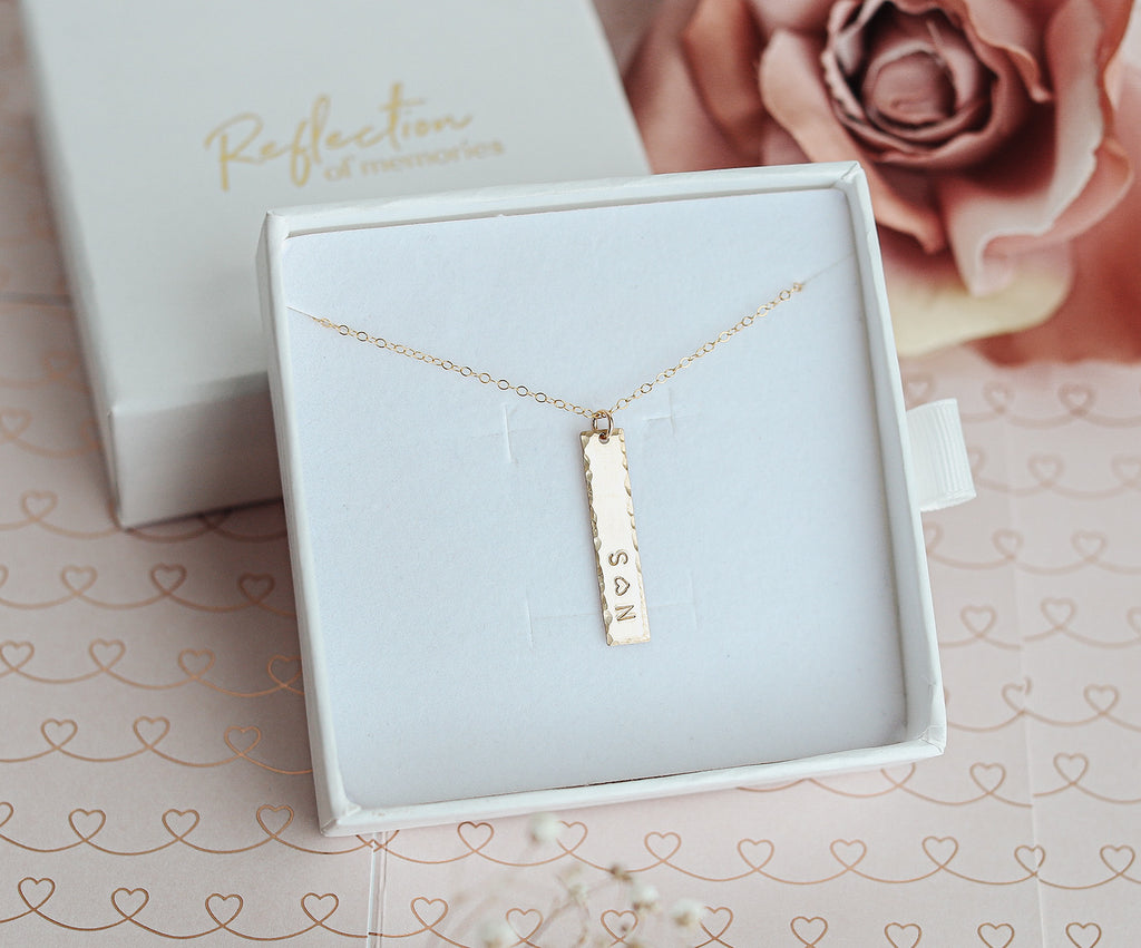 Express Your Love with Customized Necklaces this Valentine's Day!